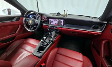911 (992)