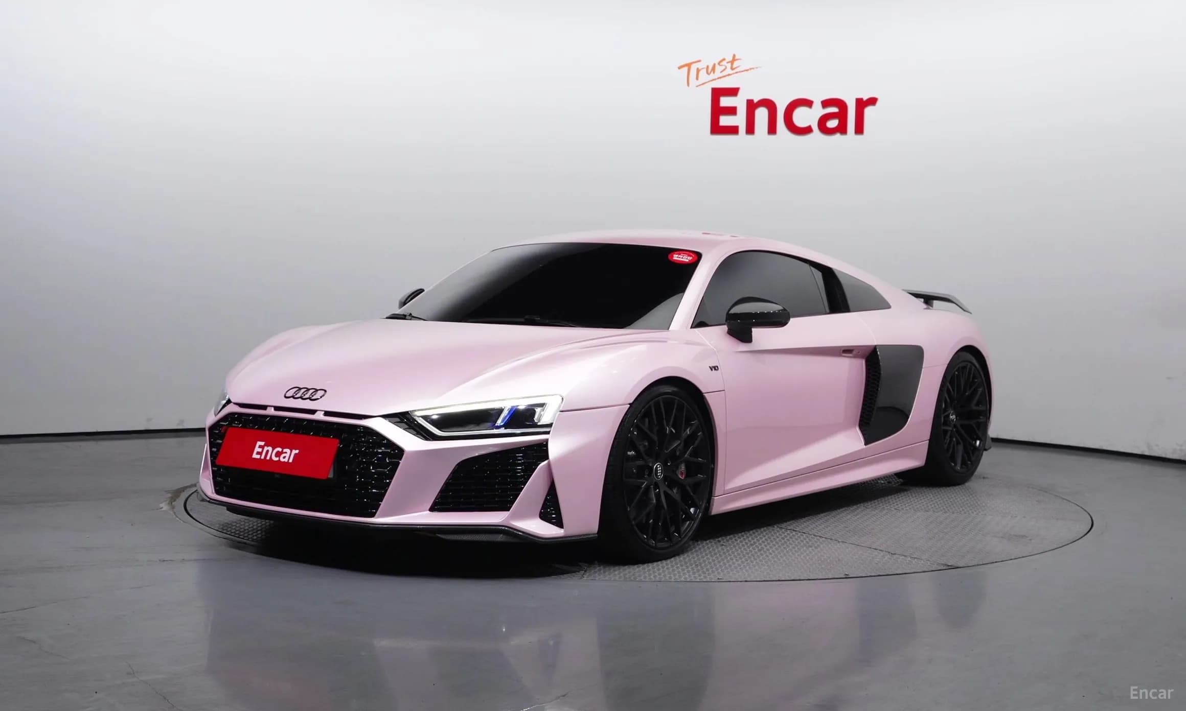 R8 (4S)