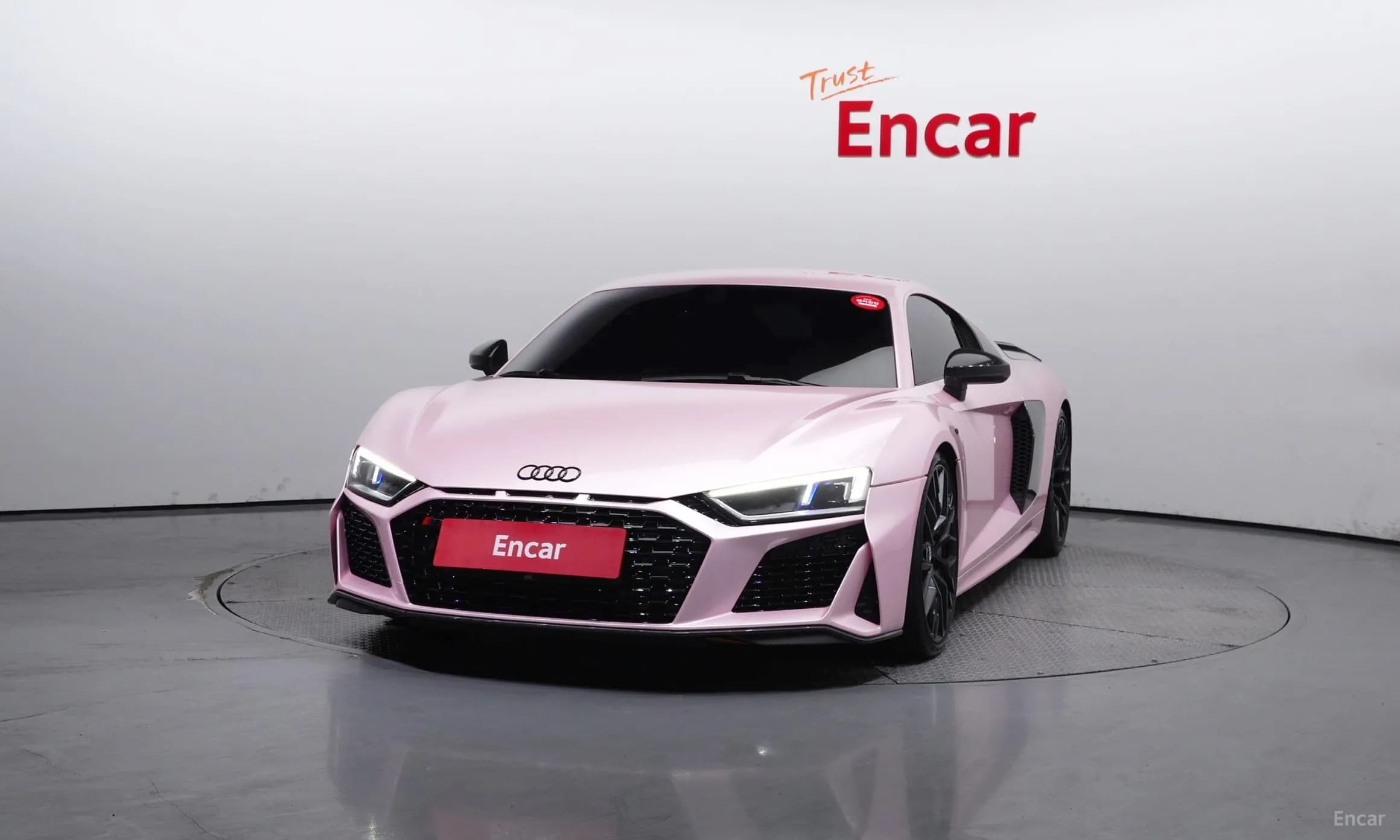 R8 (4S)