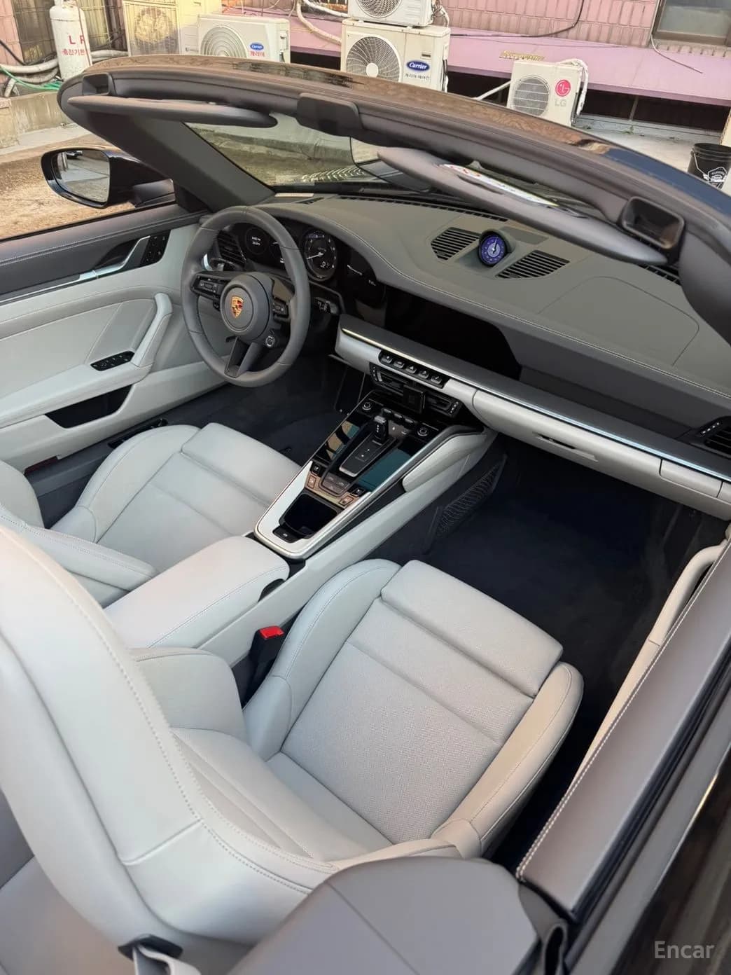 911 (992)