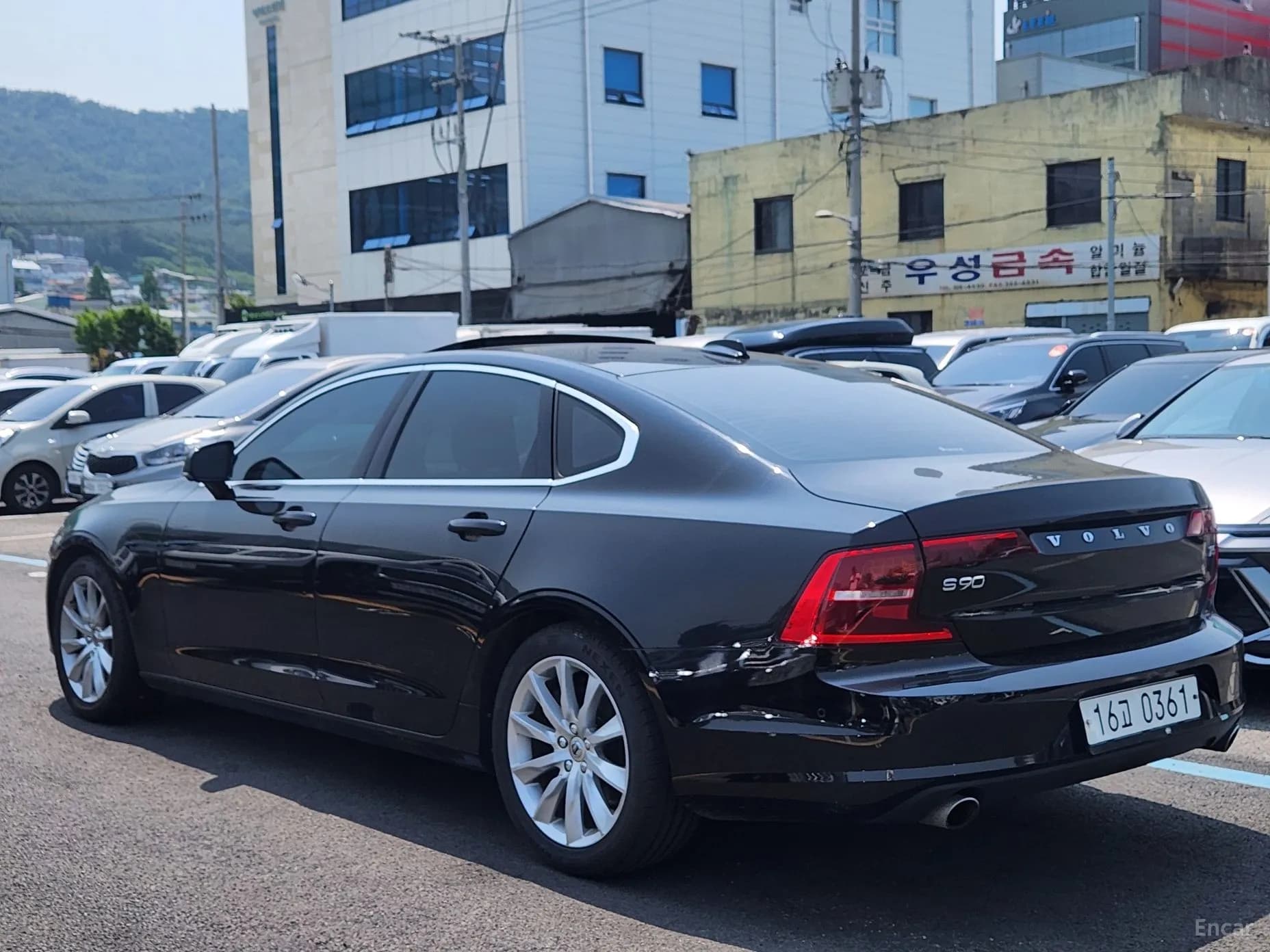 S90