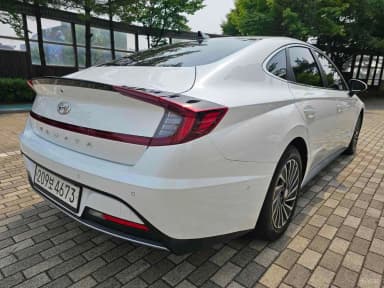 Sonata Hybrid (DN8)