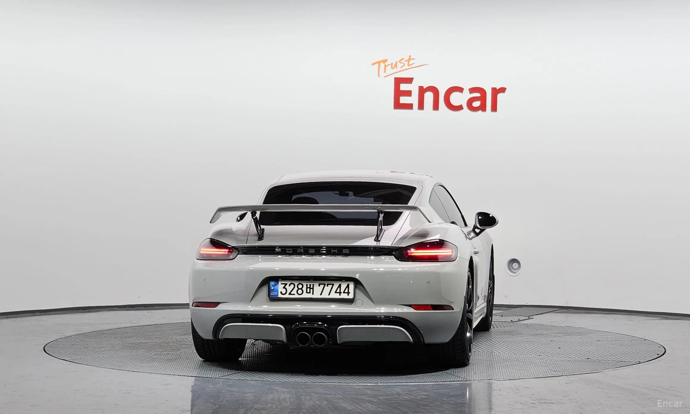 718 Cayman