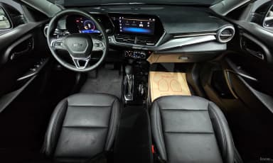 Trax Crossover