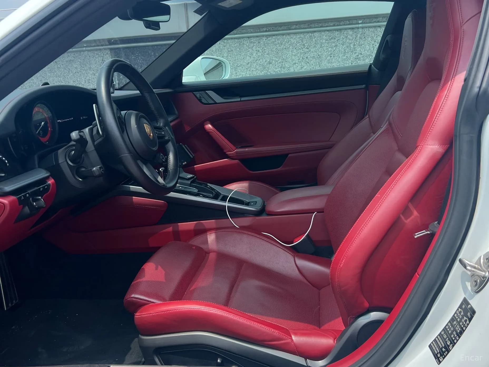 911 (992)