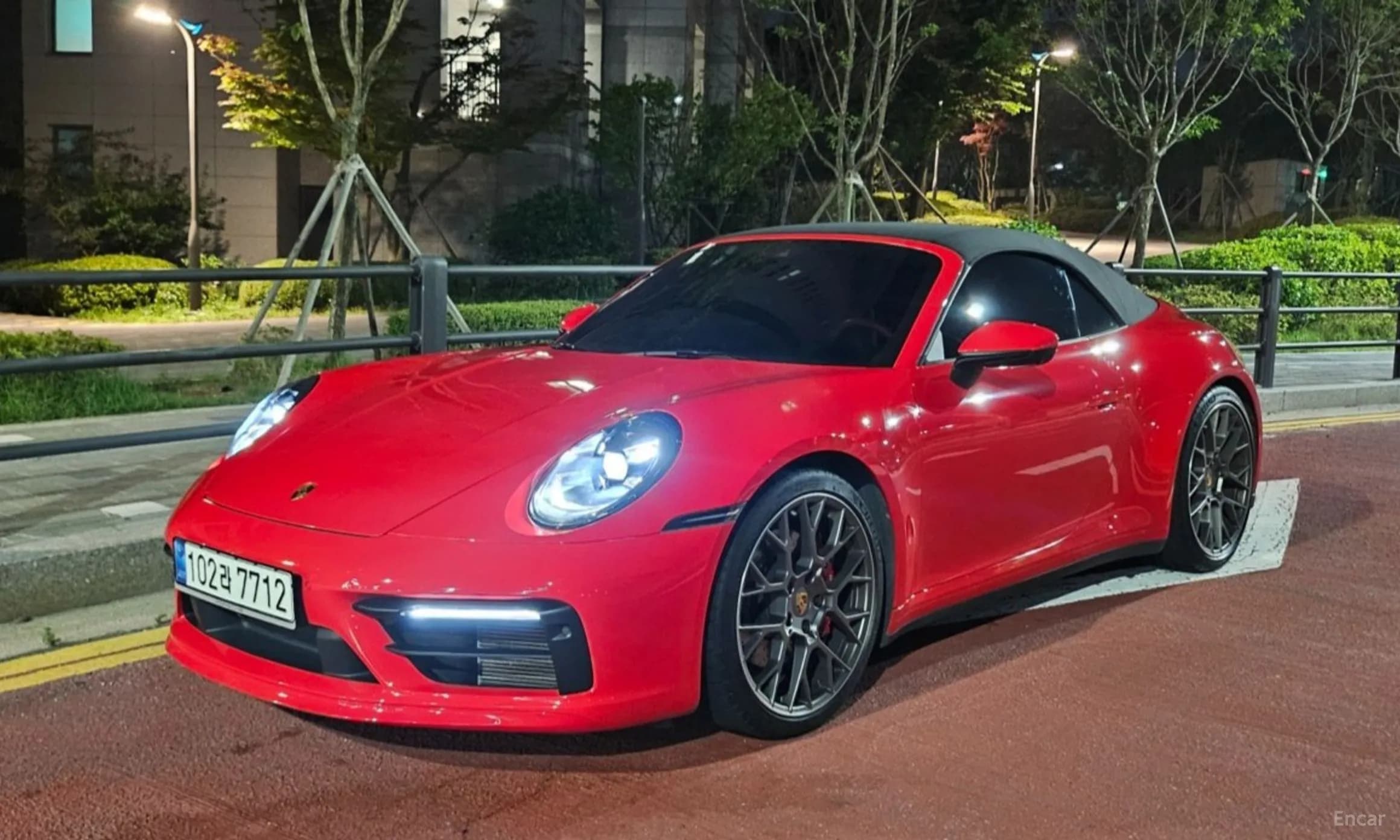 911 (992)