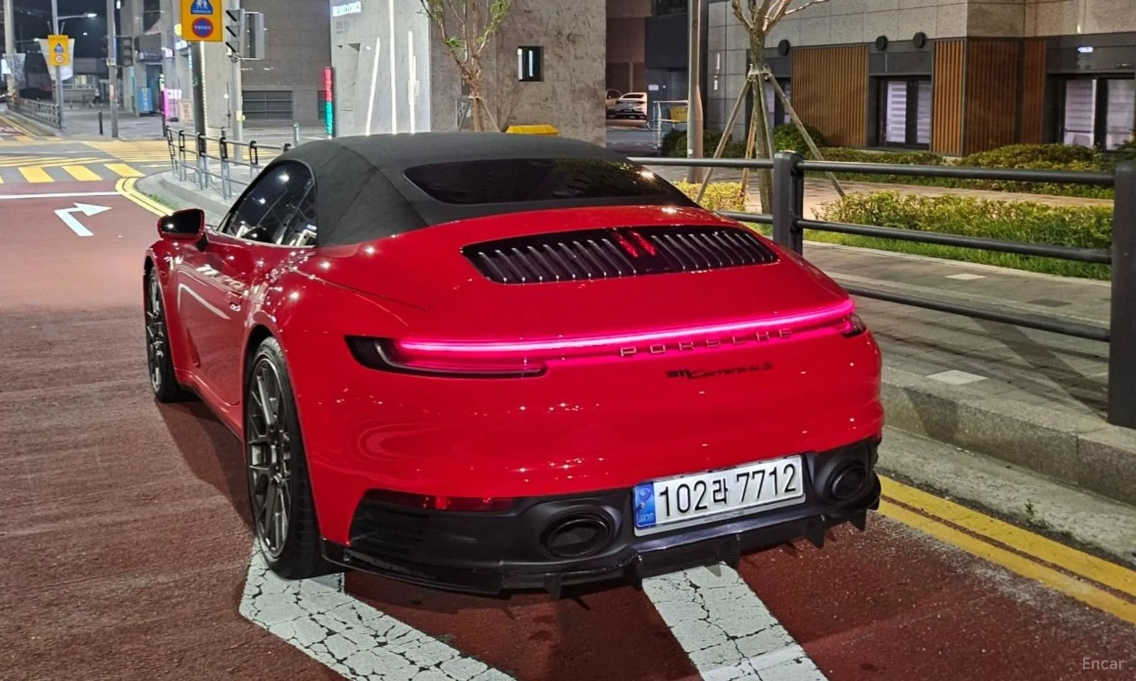 911 (992)