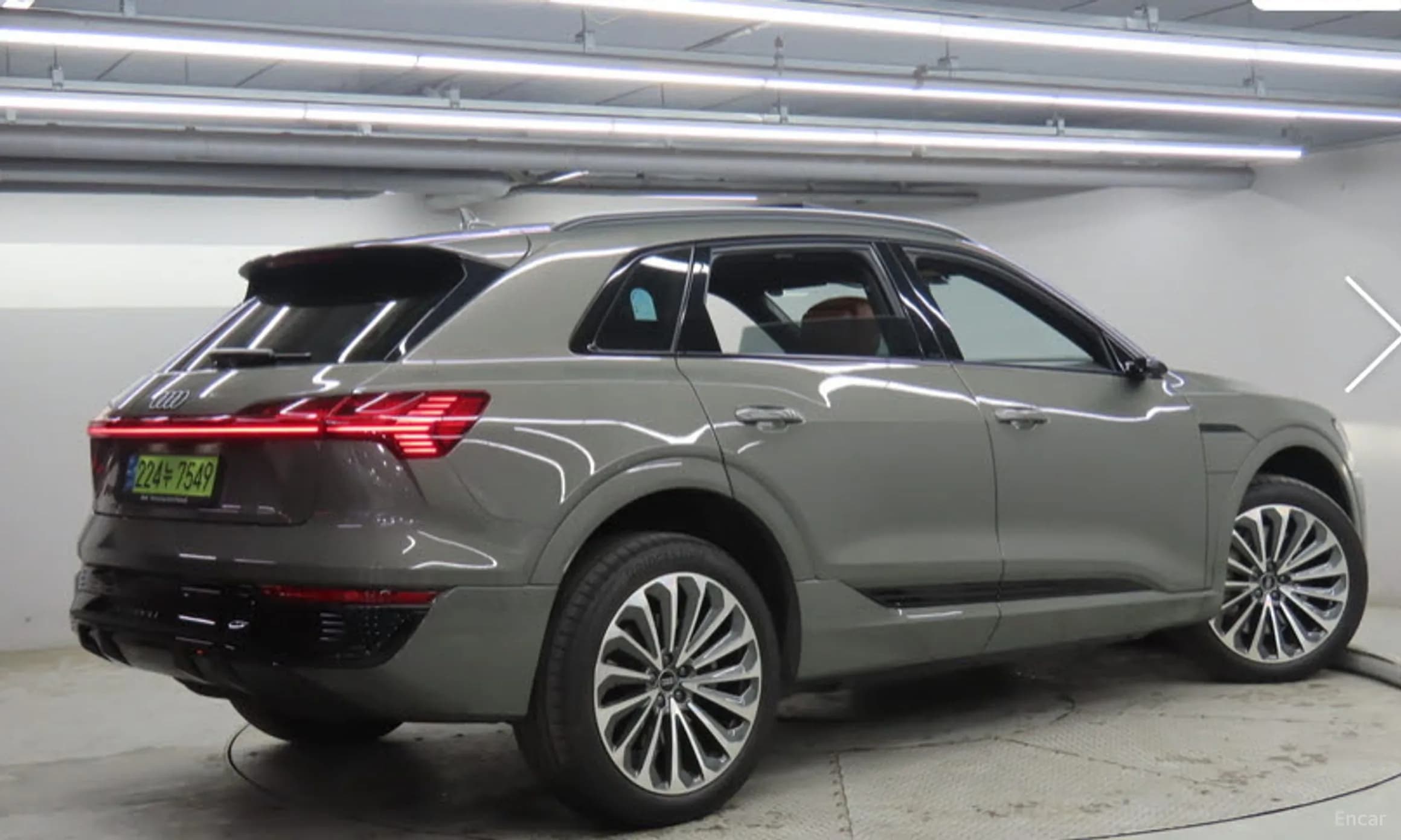 Q8 e-tron (GE)