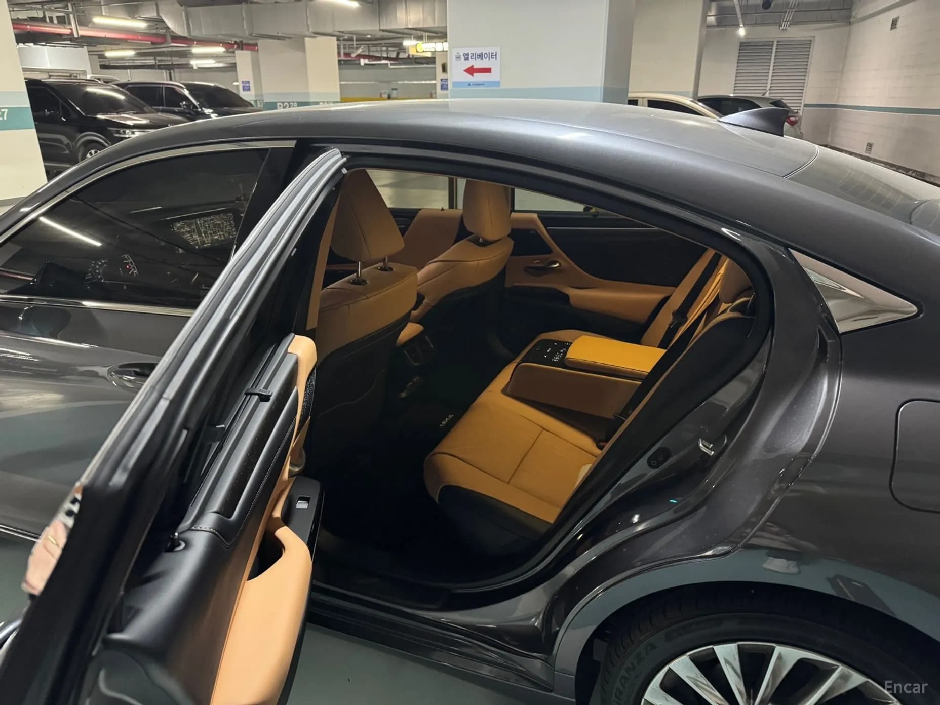 ES300h 7th Generation