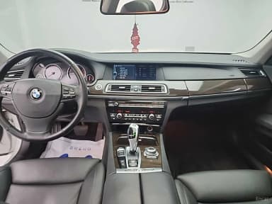 7 Series (F01)