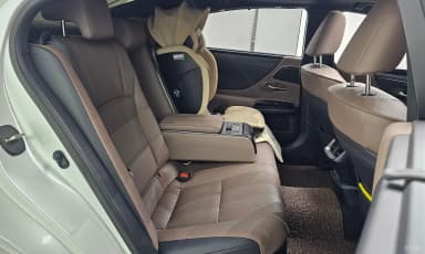 ES300h 7th Generation