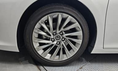 ES300h 7th Generation