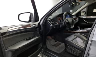 X5 (E70)