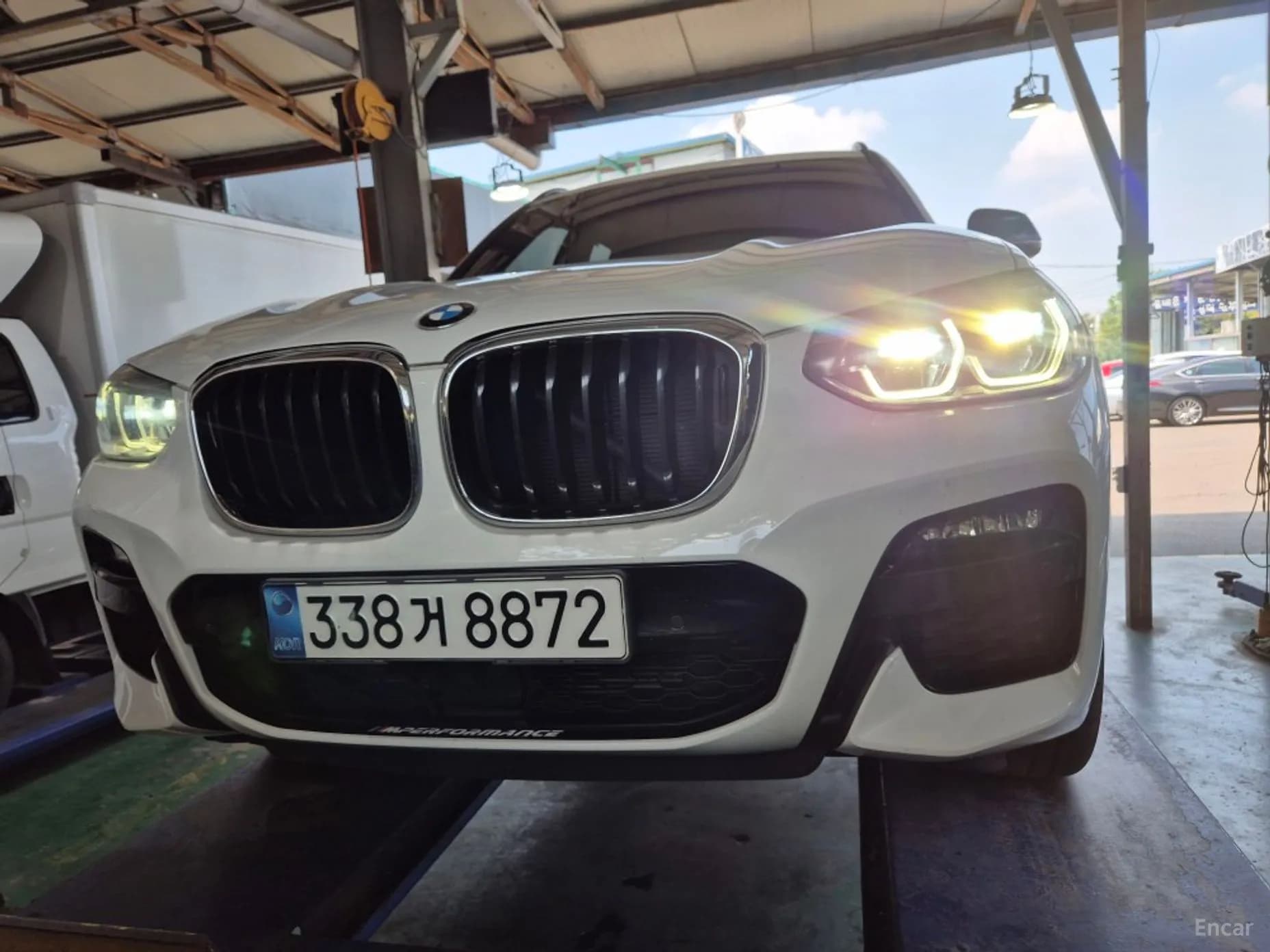 X3 (G01)