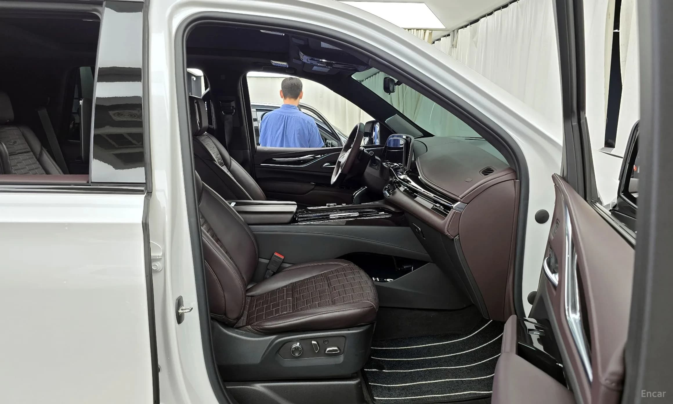 Escalade 5th Generation