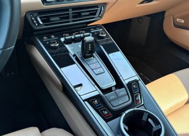 911 (992)