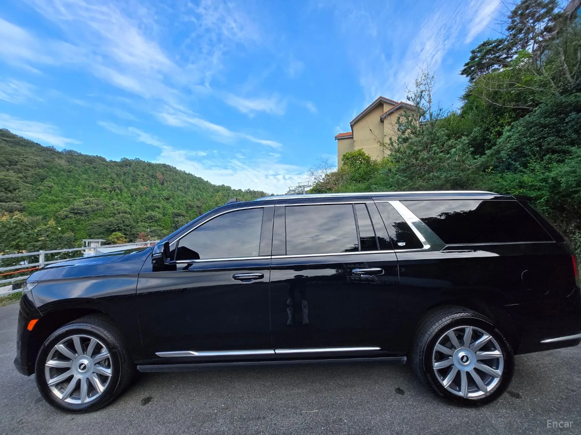 Escalade 5th Generation