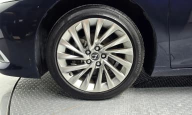 ES300h 7th Generation