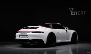 911 (992)