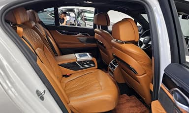 7 Series (G11)