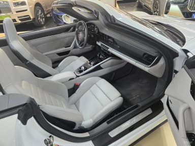 911 (992)