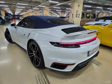 911 (992)