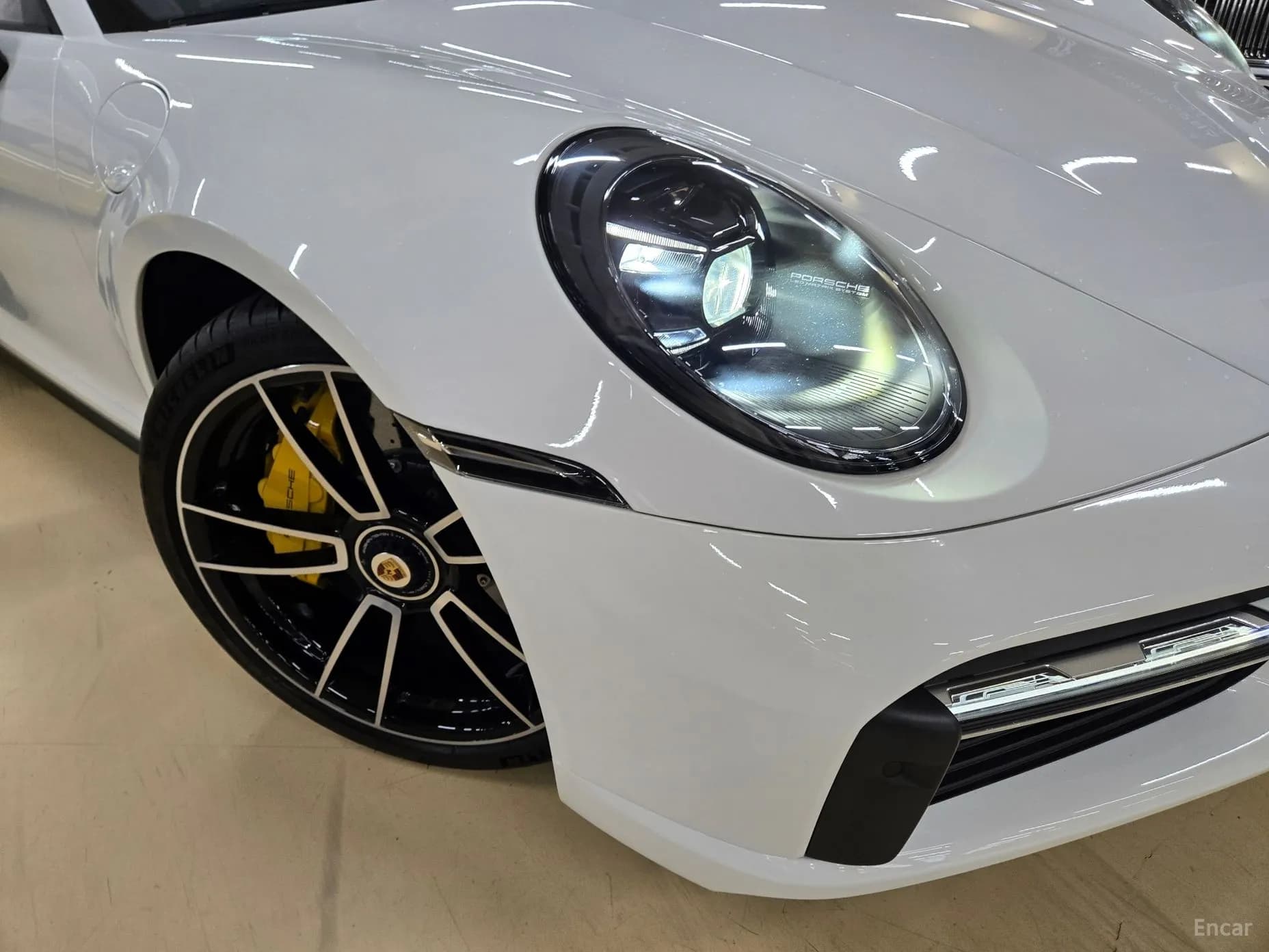 911 (992)