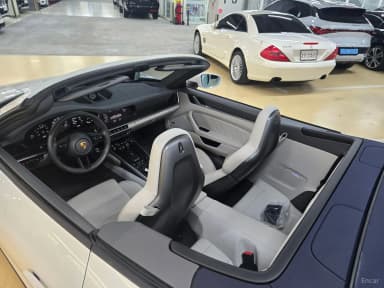911 (992)