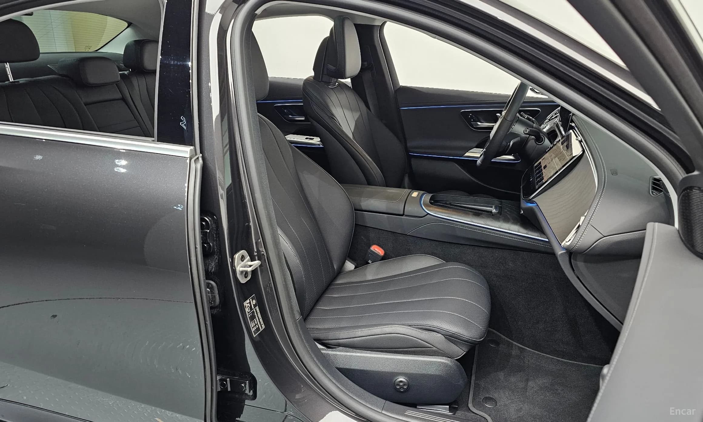 E-Class W214