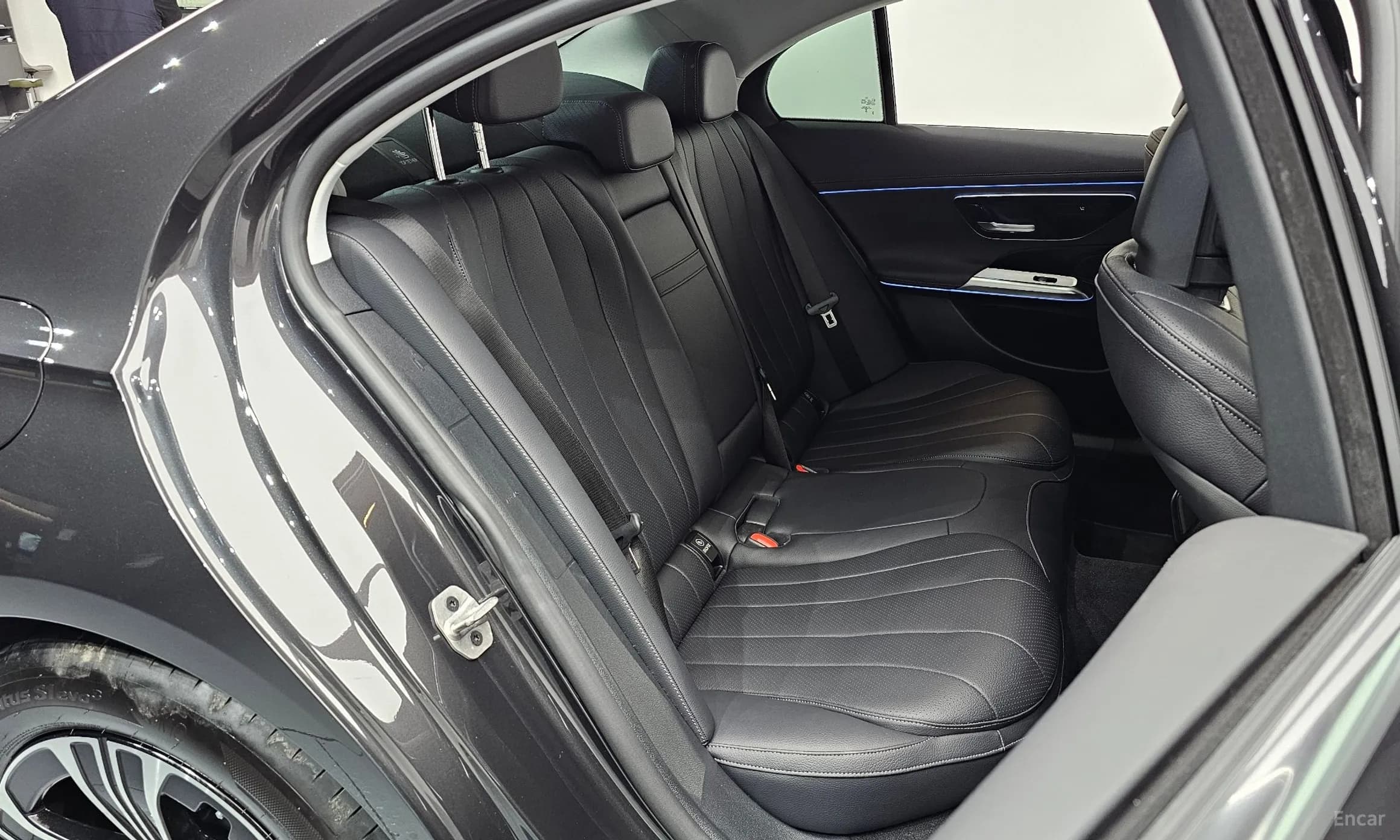E-Class W214
