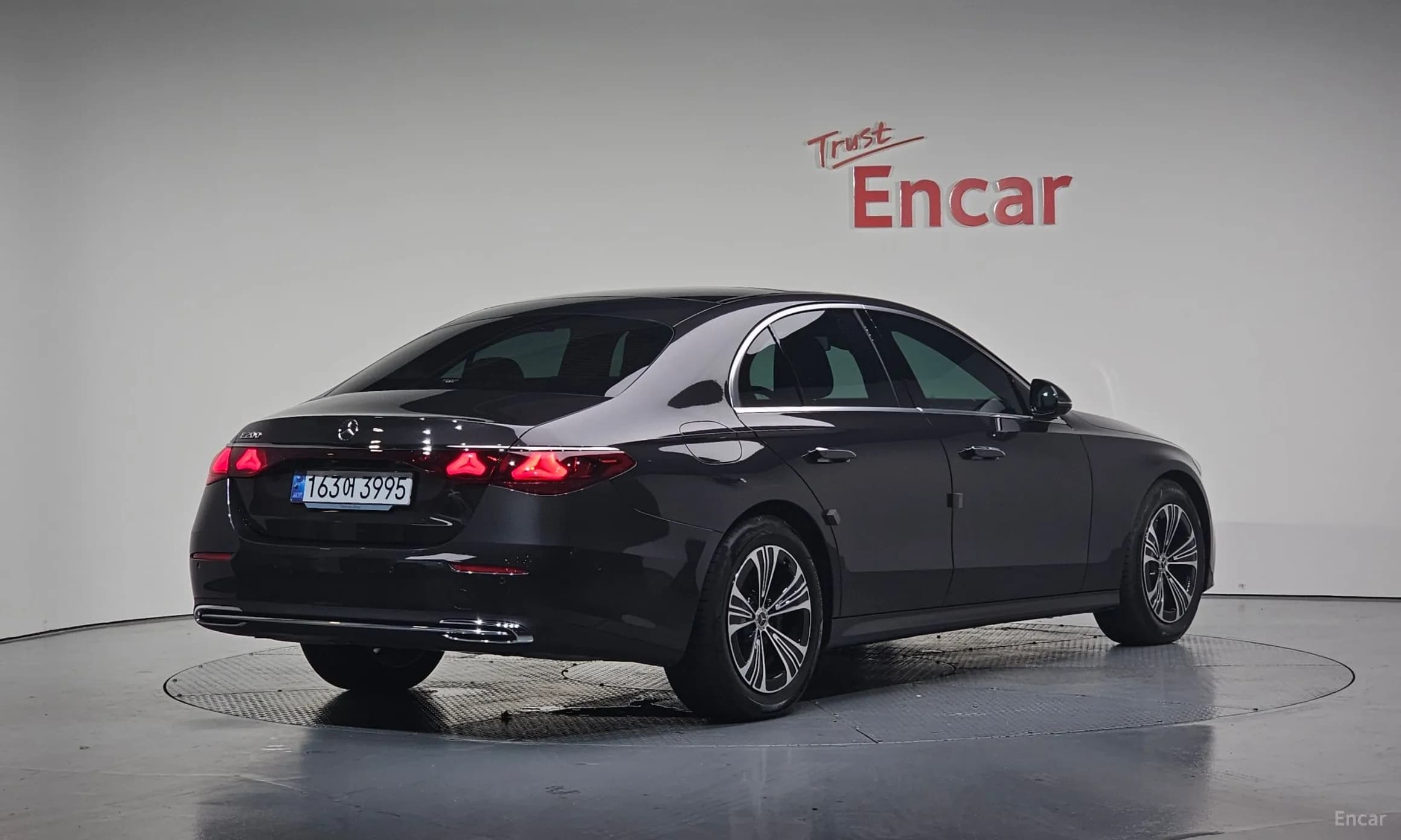 E-Class W214