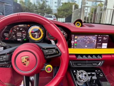 911 (992)