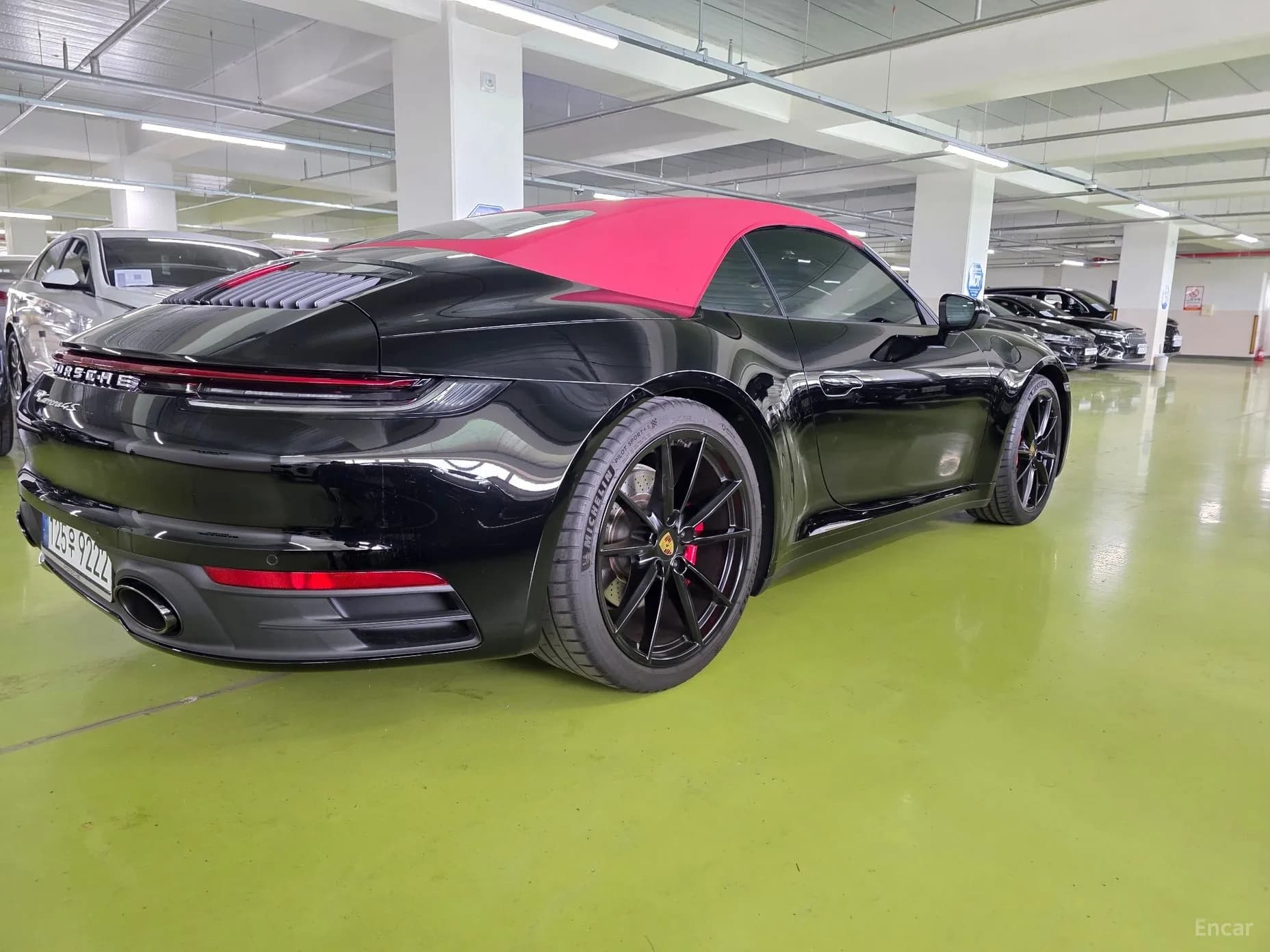 911 (992)