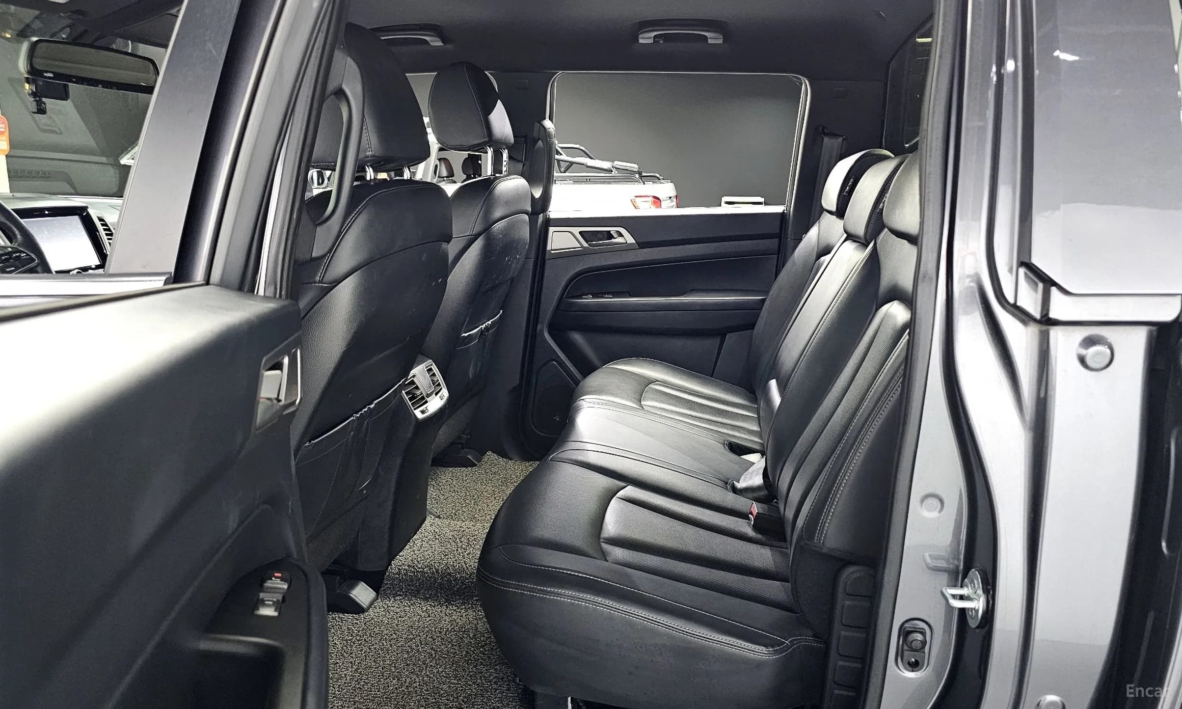 Rexton Sports Khan