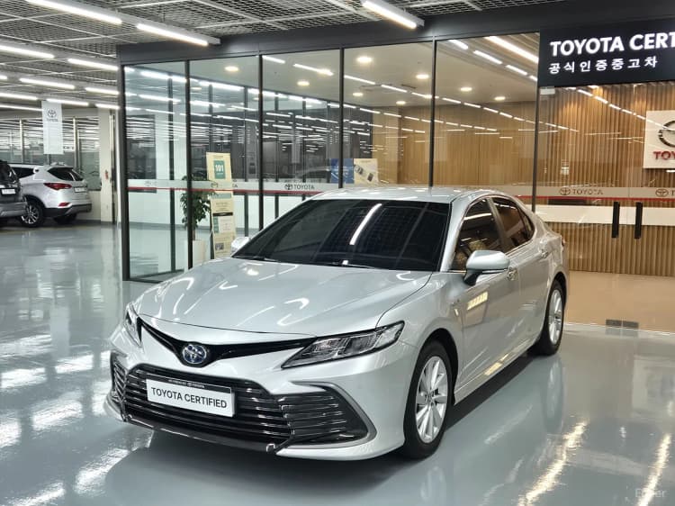 Camry (XV70)