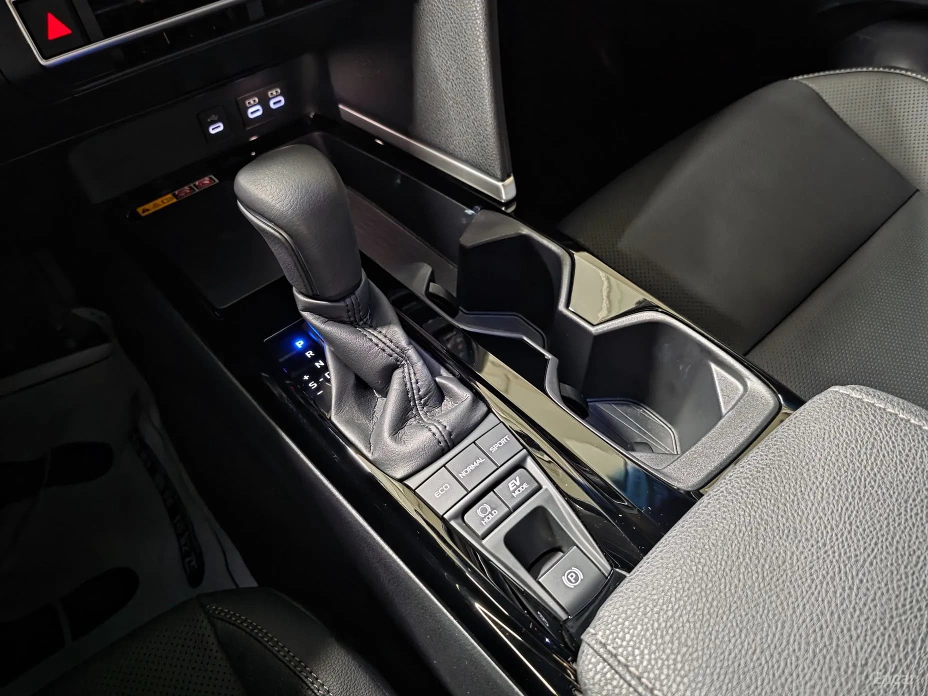 Camry (XV80)