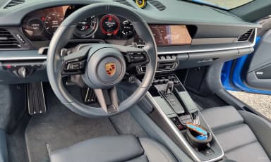 911 (992)