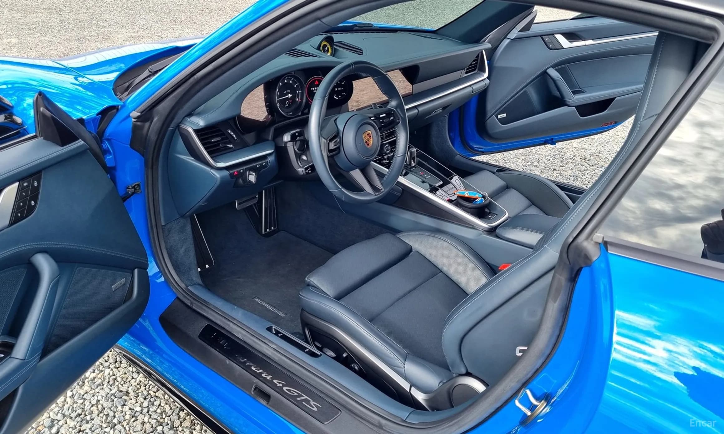 911 (992)