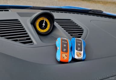 911 (992)