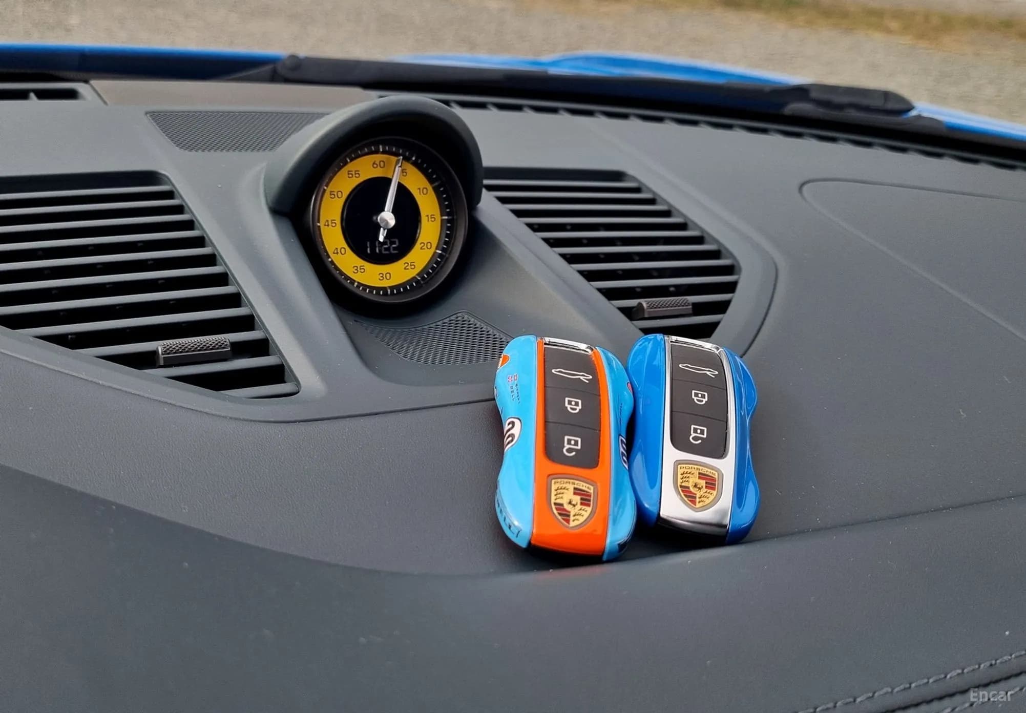 911 (992)