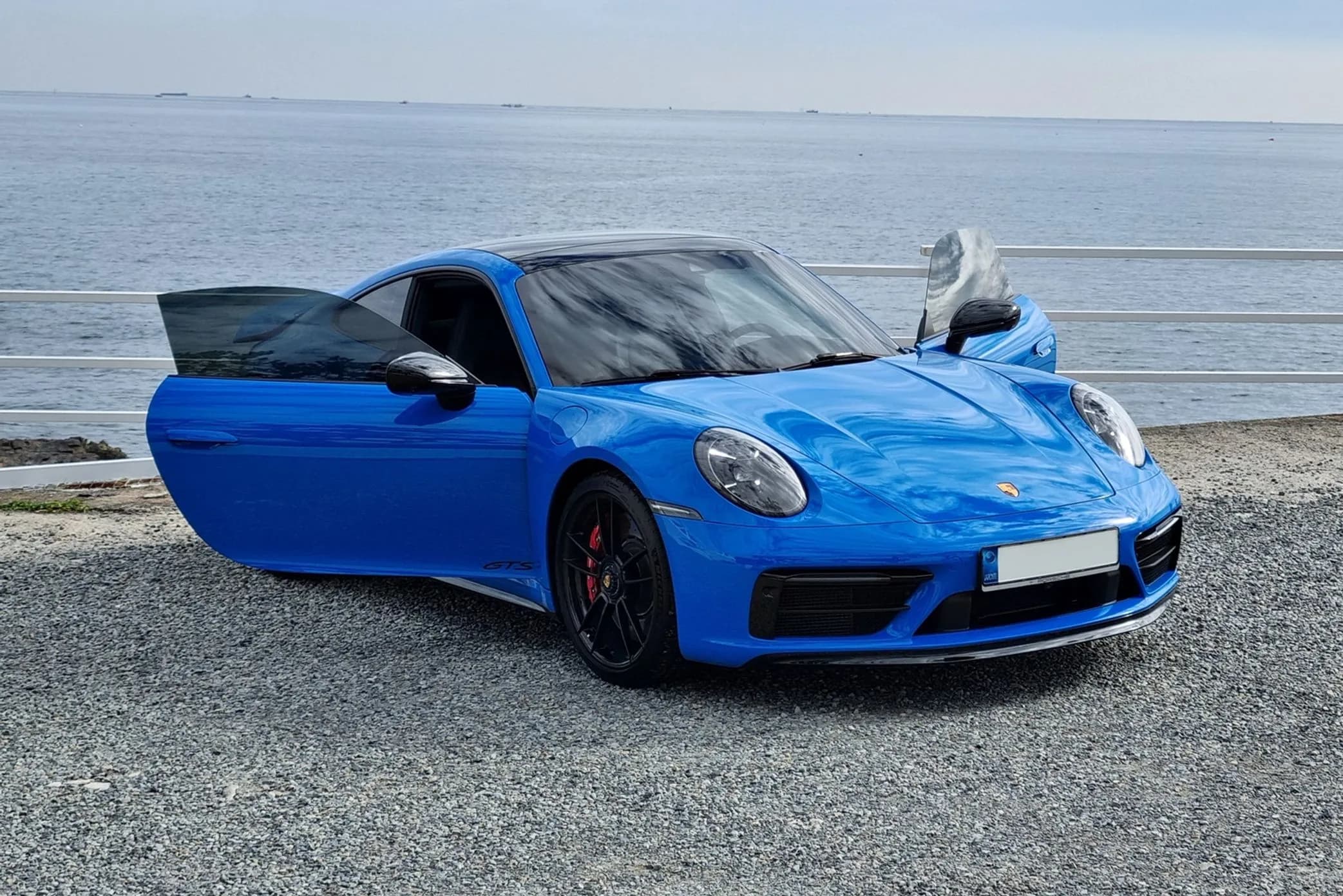911 (992)