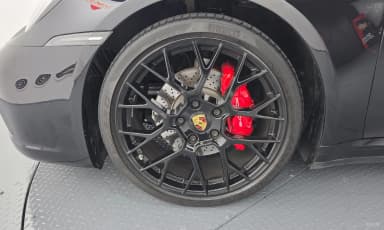 911 (992)