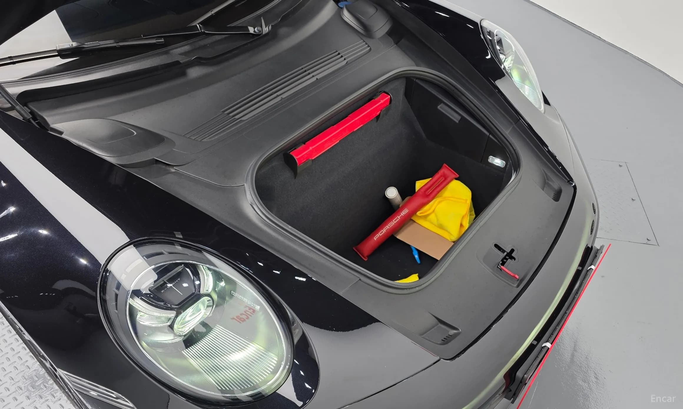 911 (992)