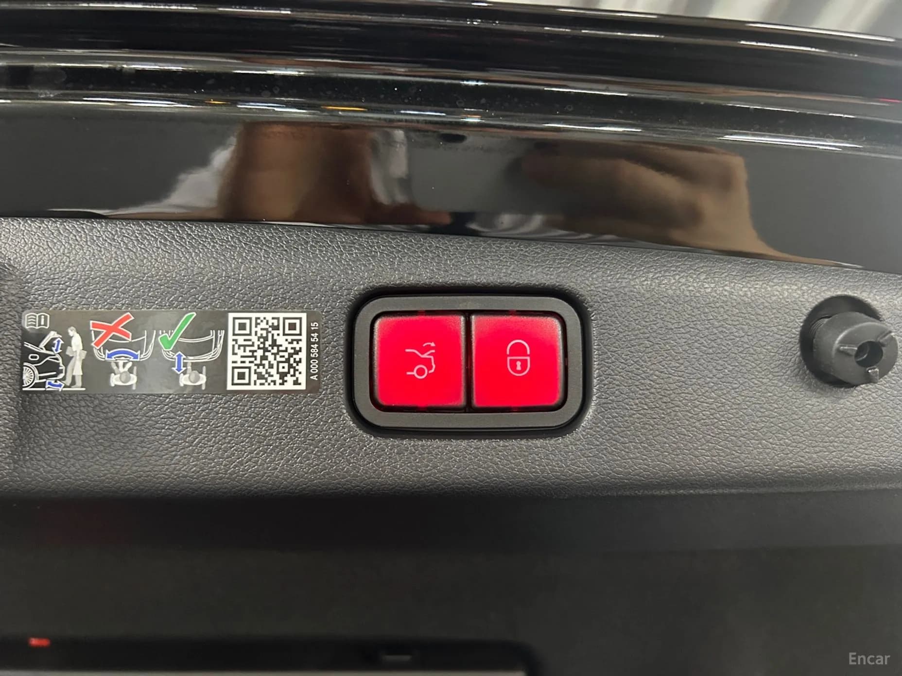 E-Class W214