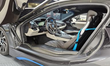 i8