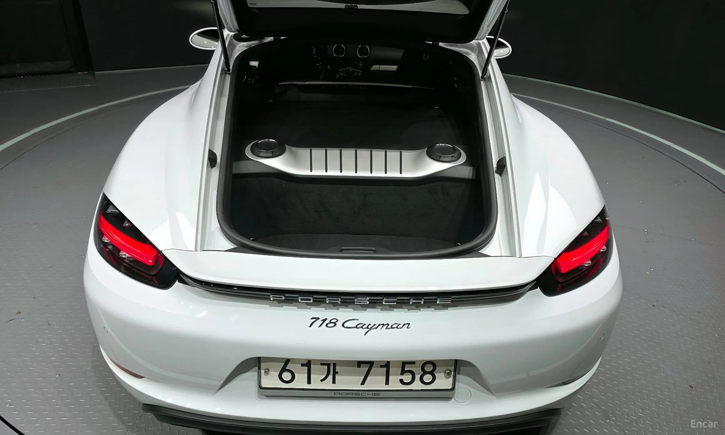 718 Cayman