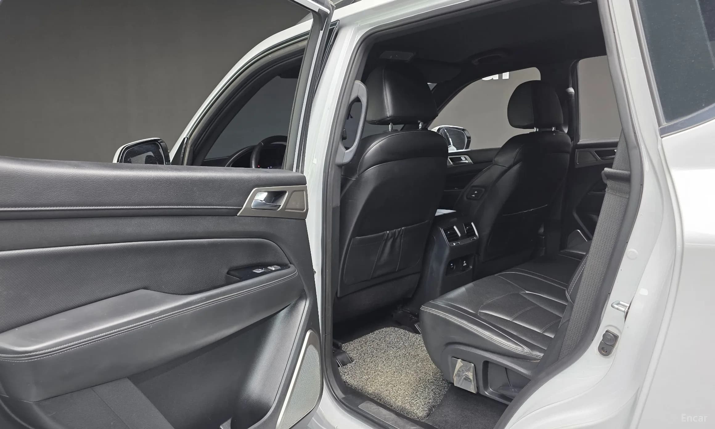 G4 Rexton