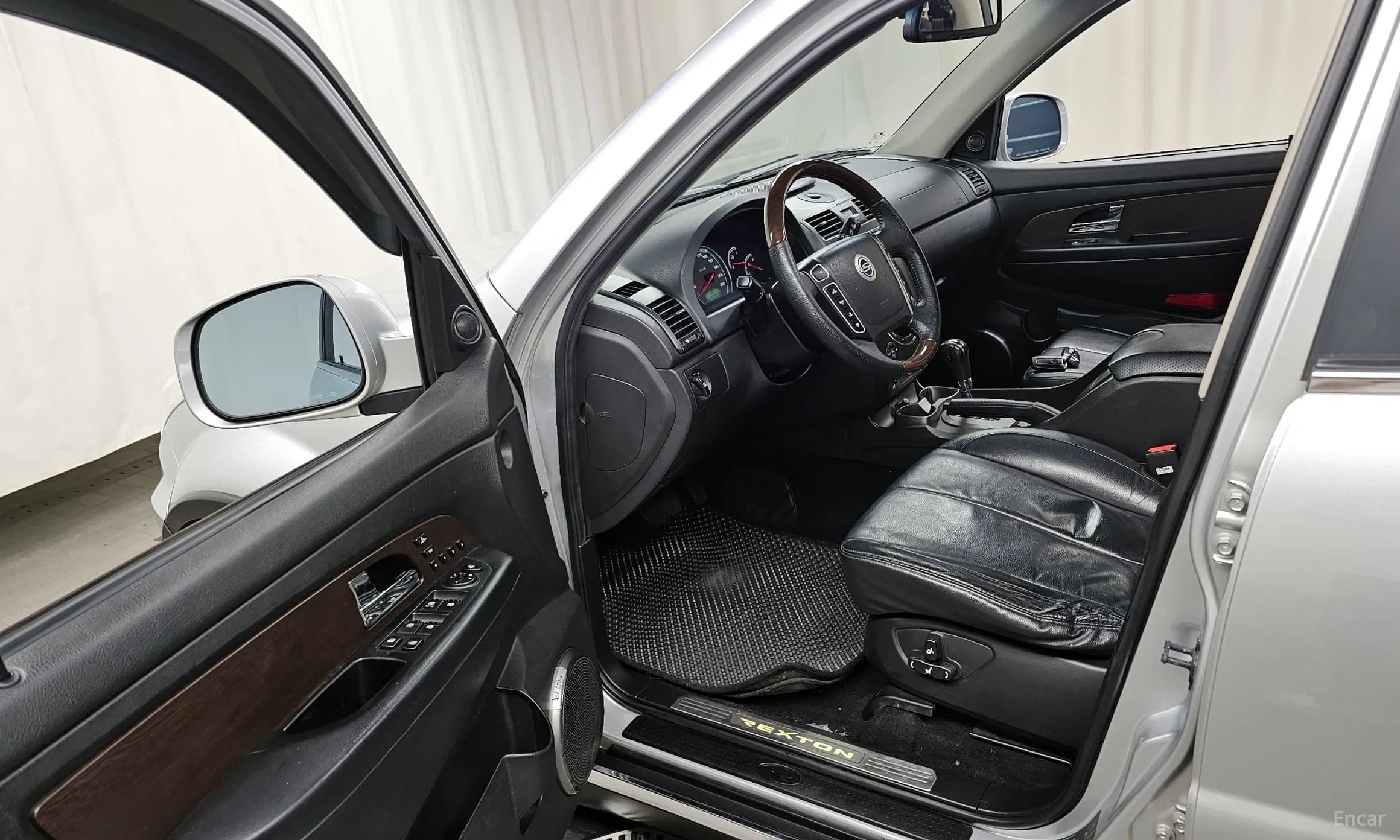 Rexton W