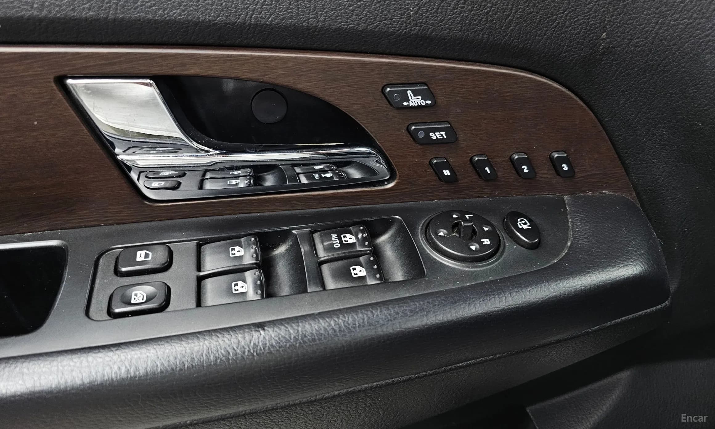 Rexton W
