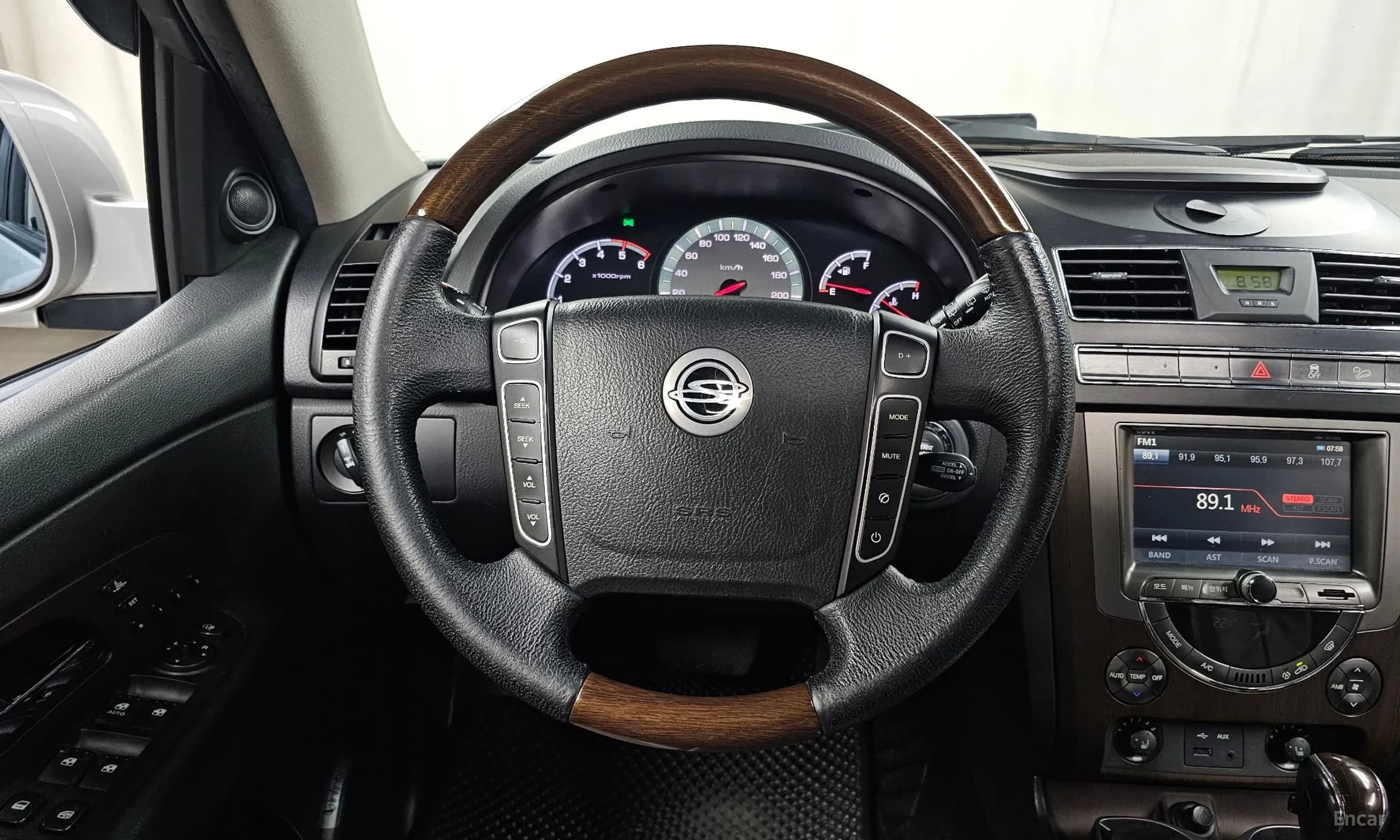 Rexton W